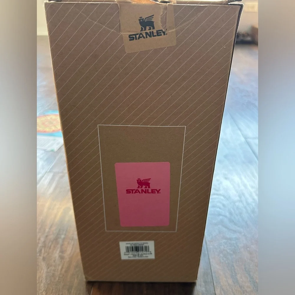 Stanley Quencher H2.0 FlowState 40 oz Tumbler – Flamingo Pink - Picture 10 of 13